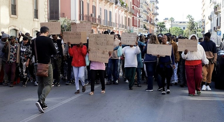 Italija poslala osam migranata u Albaniju, jedan je brzo vraćen